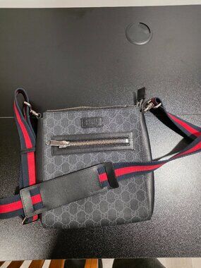 Small Gucci GG Supreme Web Messenger Bag